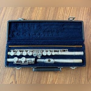 Artley 18-0 Flute With Padded Carrying Case - Untested